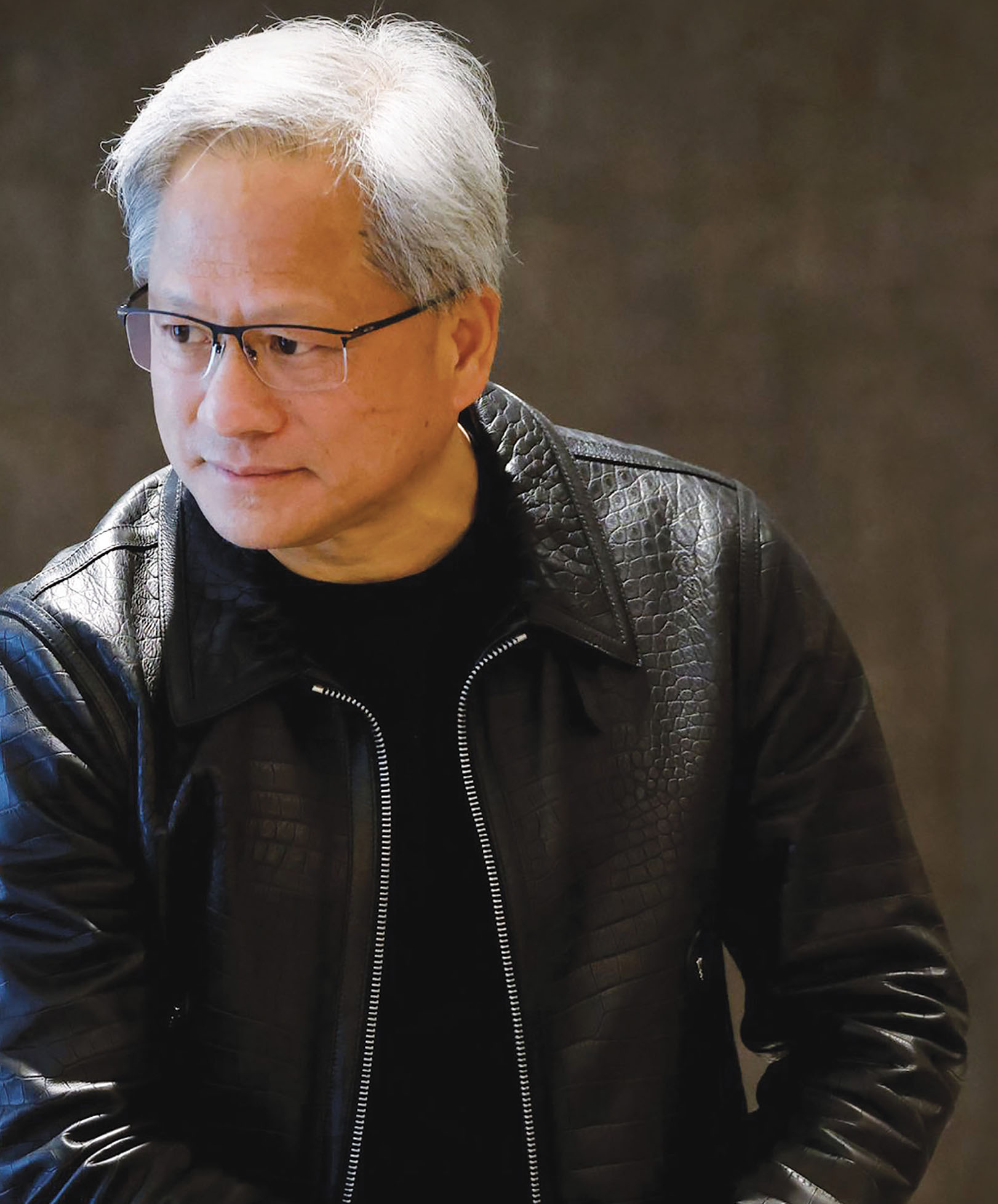 英伟达创办人黄仁勋身家净值超900亿美元